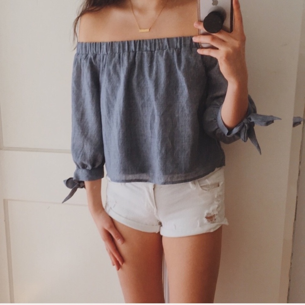 DONATING SOON — Lulus off the shoulder top